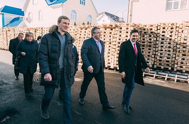     21 января Губернатор Владимиров Владимир Владимирович совершил рабочую поездку в город-курорт Ессентуки и  посетил предприятие «АКВА-ВАЙТ».
